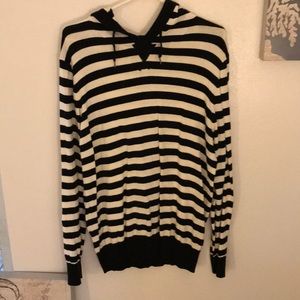 Pull over light hoodie